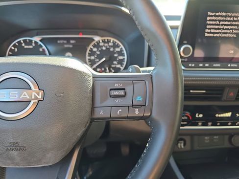 Used 2025 Nissan Rogue SV FWD image 23