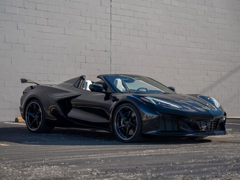 Used 2025 Chevrolet Corvette E-Ray image 12