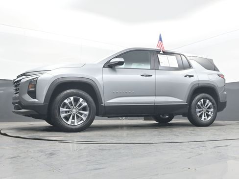 Used 2025 Chevrolet Equinox LT FWD image 27