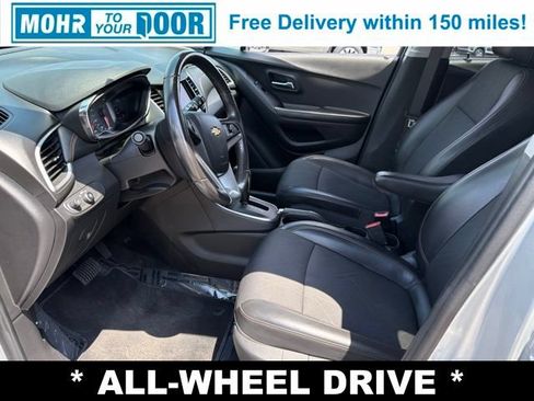 Used 2022 Chevrolet Trax LT w/ Driver Confidence Package AWD/4WD image 14