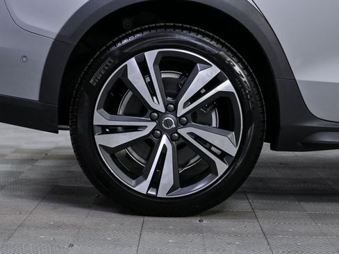 Certified 2025 Volvo V60 B5 Cross Country Plus image 39