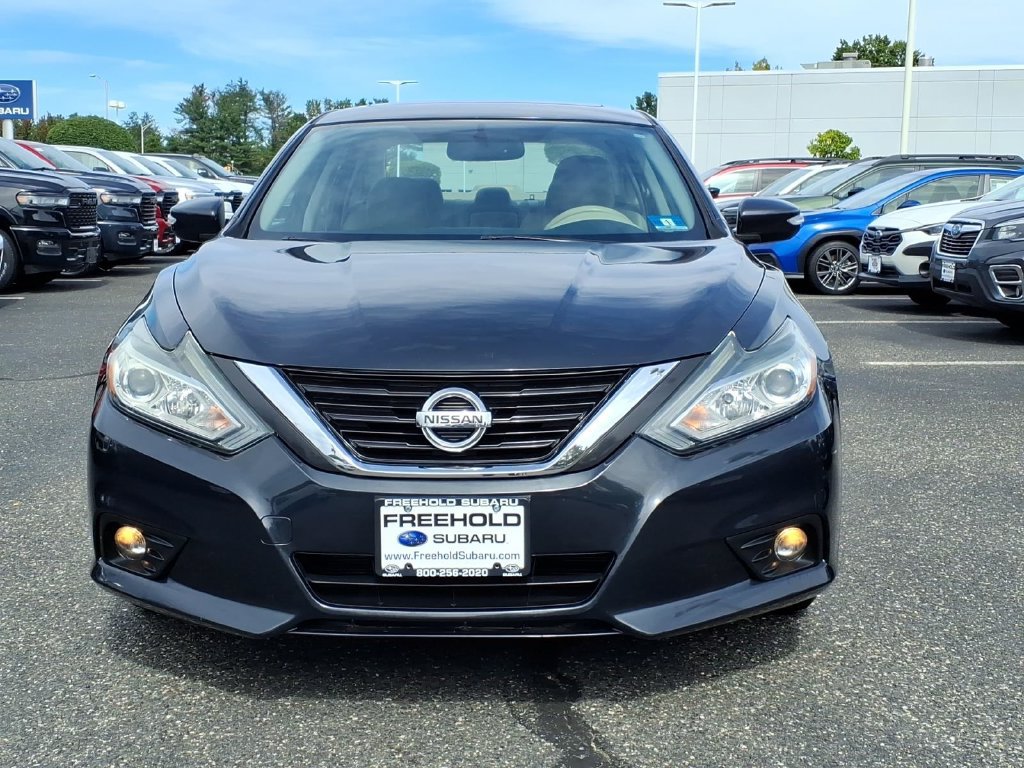 Used 2018 Nissan Altima 2.5 SV w/ 2.5 SV Technology Package FWD image 2