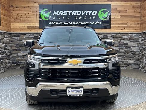 Used 2024 Chevrolet Silverado 1500 LT AWD/4WD image 3