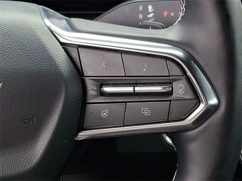 Certified 2025 Chevrolet Traverse LT image 24