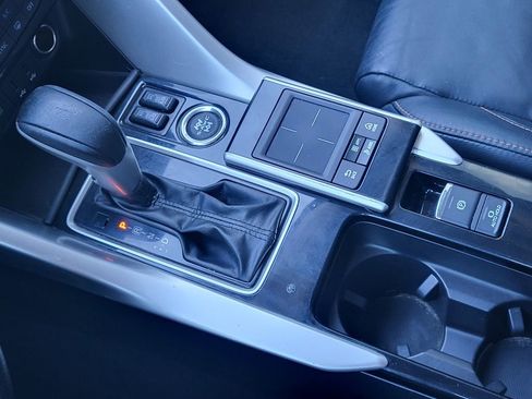 Used 2018 Mitsubishi Eclipse Cross SE image 19