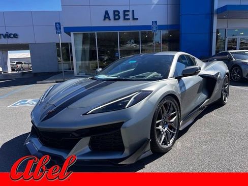 Used 2024 Chevrolet Corvette Z06 w/ Z07 Performance Package RWD image 1