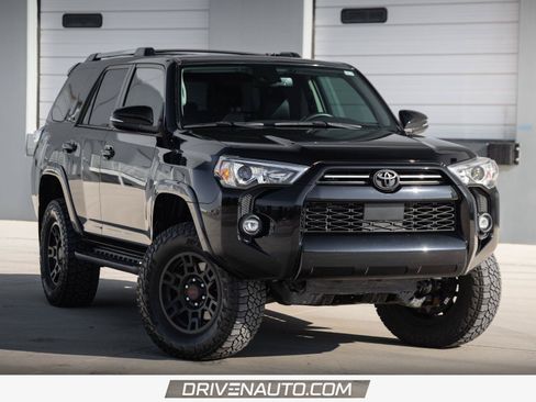 Used 2023 Toyota 4Runner SR5 Premium w/ Moonroof Package AWD/4WD image 1