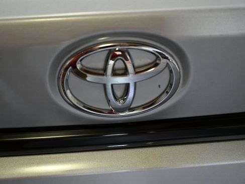 Used 2023 Toyota Corolla LE w/ Carpet Mat Package (TMS) FWD image 10