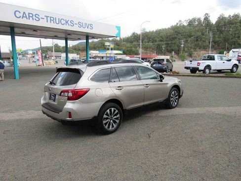 Used 2017 Subaru Outback 2.5i Limited AWD/4WD image 4