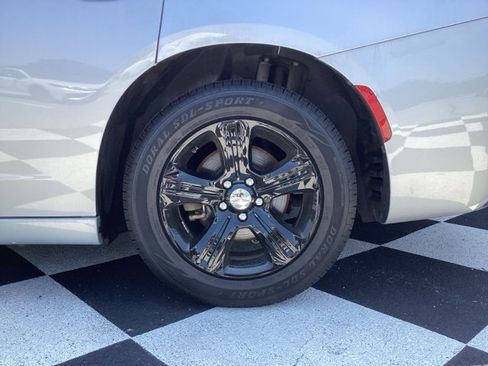 Used 2022 Dodge Charger SXT image 40