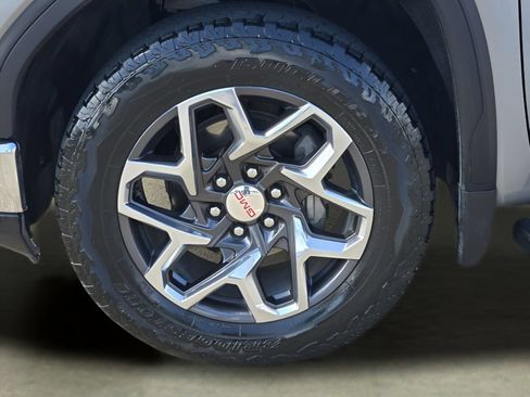 Used 2024 GMC Sierra 1500 SLT RWD image 11