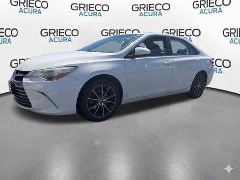 Used 2017 Toyota Camry XSE w/ Moonroof Package FWD image 2