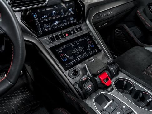 Used 2023 Lamborghini Urus Performante AWD/4WD image 24