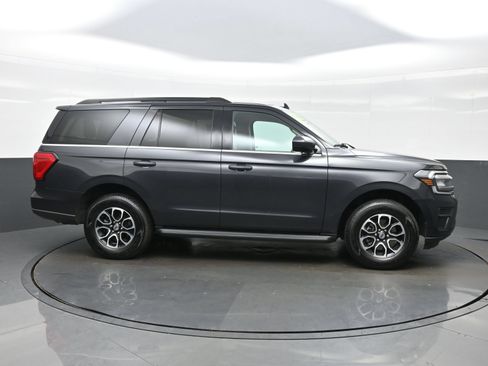 Used 2022 Ford Expedition XLT AWD/4WD image 7