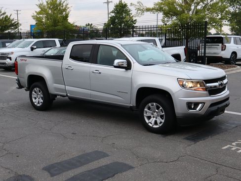 Used 2019 Chevrolet Colorado LT w/ Luxury Package, Chrome AWD/4WD image 13