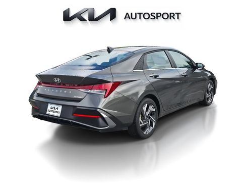 Used 2025 Hyundai Elantra SEL FWD image 8