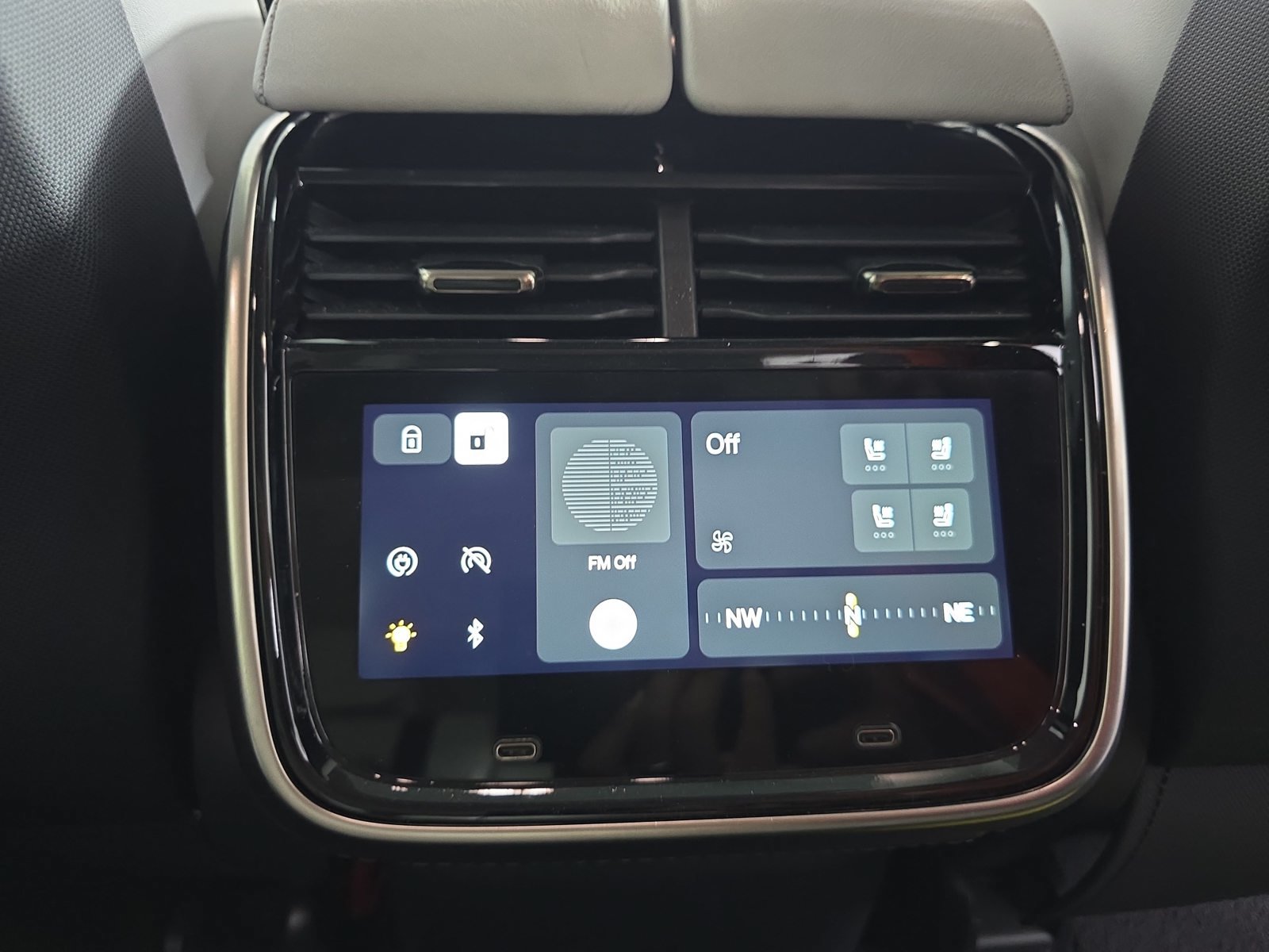 Used 2025 Rivian R1S Adventure Dual AWD/4WD image 30