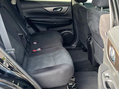Used 2014 Nissan Rogue SV AWD/4WD image 16