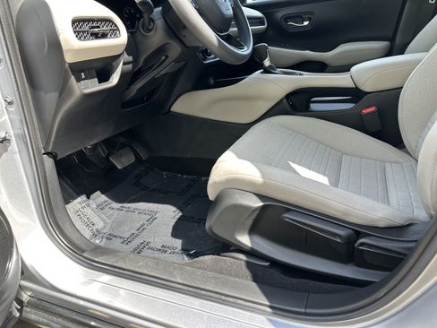 Used 2024 Honda HR-V LX image 17
