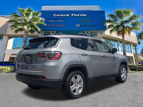 Used 2022 Jeep Compass Latitude w/ Sun and Sound Group FWD image 5