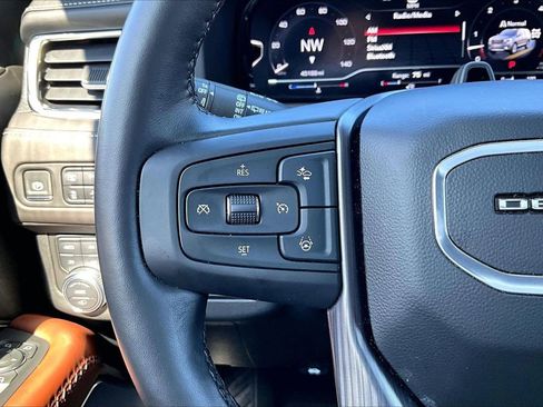 Used 2023 GMC Yukon Denali Ultimate image 31