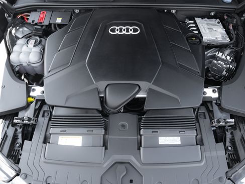 Certified 2025 Audi Q8 Premium Plus w/ Premium Plus Package AWD/4WD image 35