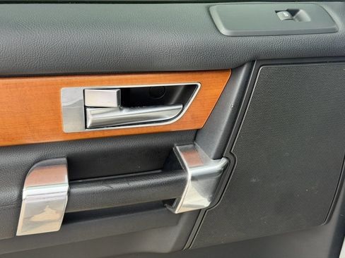 Used 2014 Land Rover LR4 HSE AWD/4WD image 16