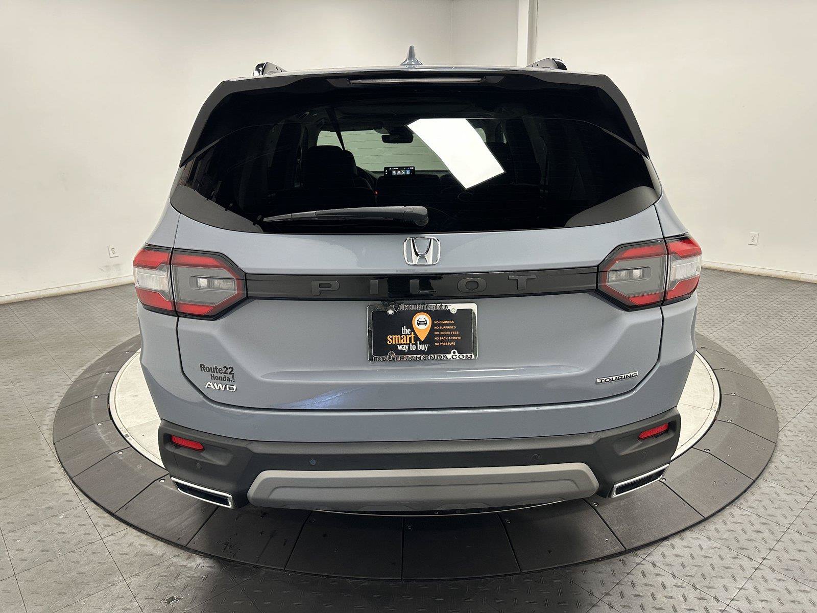 Certified 2024 Honda Pilot Touring image 11