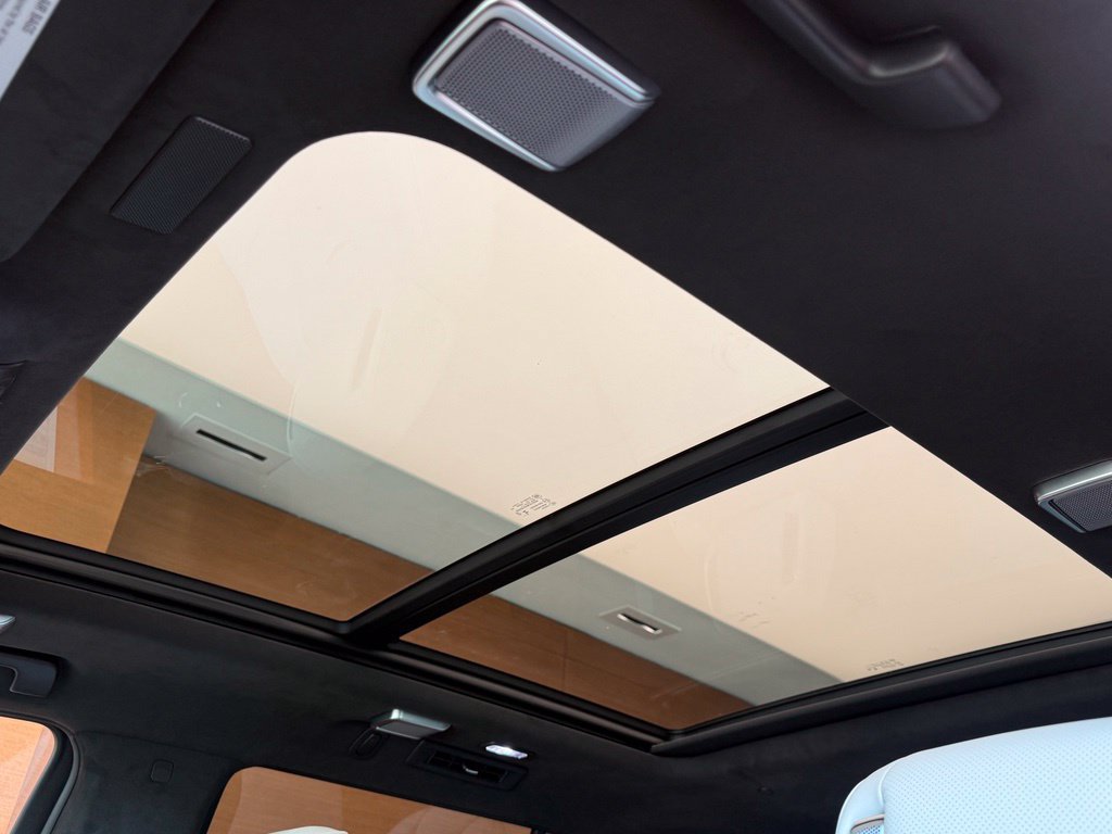 New 2026 Cadillac Escalade V AWD/4WD image 32