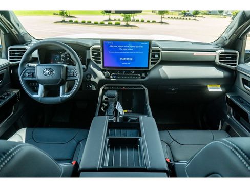 Used 2026 Toyota Tundra Limited AWD/4WD image 18