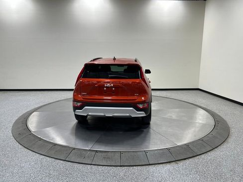 Used 2023 Kia Niro LX FWD image 8