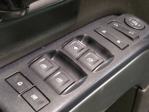 Used 2018 Chevrolet Silverado 1500 LT w/ Texas Edition image 27