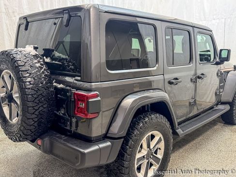 Used 2022 Jeep Wrangler Unlimited Sahara w/ Safety Group image 8