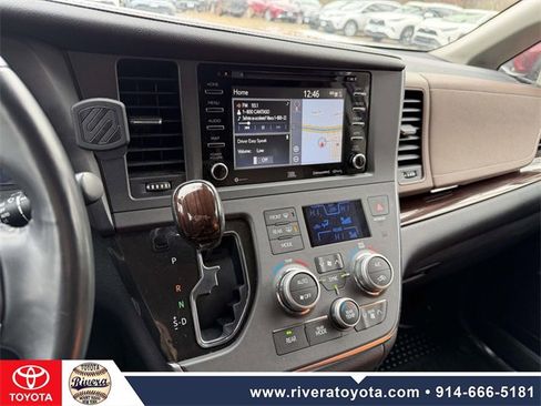 Used 2018 Toyota Sienna Limited Premium image 13