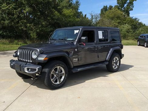 Used 2019 Jeep Wrangler Unlimited Sahara w/ Uconnect 4C Nav & Sound Group AWD/4WD image 7