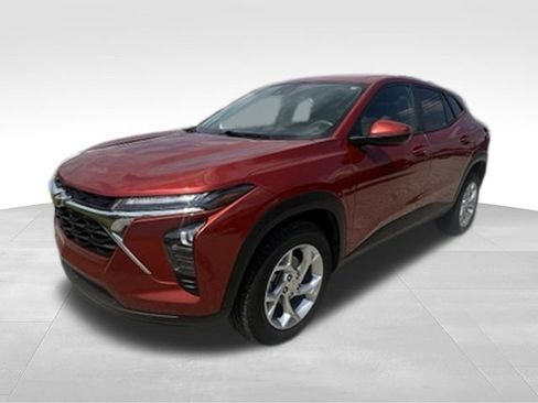 Used 2024 Chevrolet Trax LS w/ LS Convenience Package FWD image 30