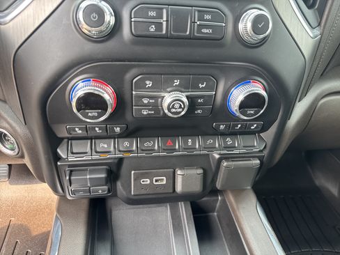 Used 2021 GMC Sierra 1500 Denali AWD/4WD image 25