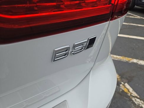 Certified 2024 Volvo V60 B5 Cross Country Ultimate image 8