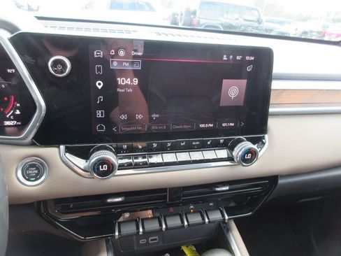 Used 2024 GMC Canyon Denali AWD/4WD image 31