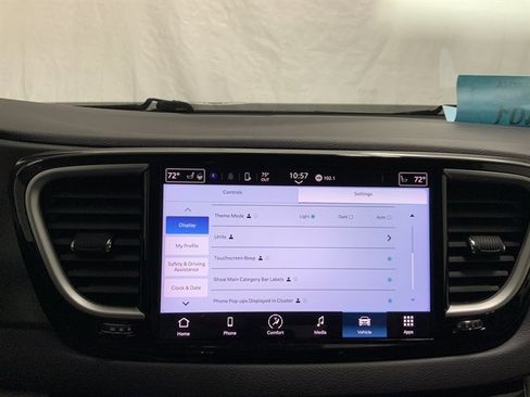 Used 2024 Chrysler Pacifica Touring-L FWD image 31