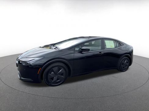 Used 2025 Toyota Prius LE image 8