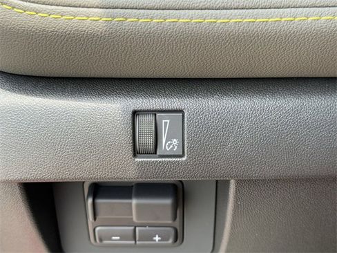 New 2025 Chevrolet Colorado ZR2 w/ Midnight Edition image 24