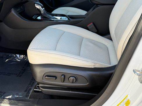 Used 2021 Buick Encore GX Essence w/ Advanced Technology Package image 12