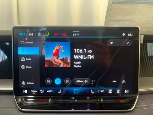 New 2026 Volkswagen Tiguan SE image 16