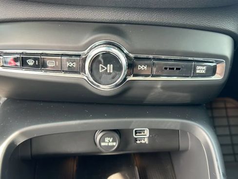 Used 2019 Volvo XC40 T5 Inscription AWD/4WD image 25