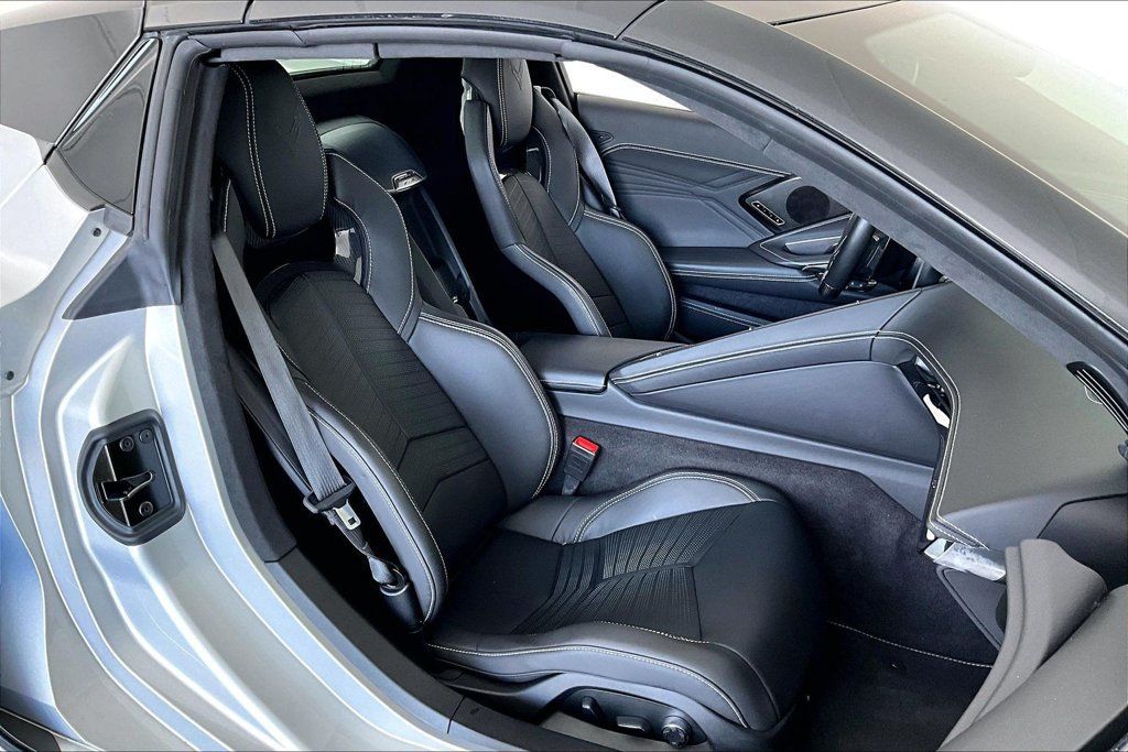 Used 2024 Chevrolet Corvette Z06 w/ Stealth Interior Trim Package RWD image 11