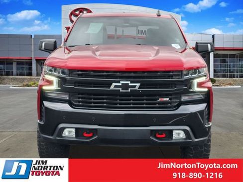 Used 2021 Chevrolet Silverado 1500 LT Trail Boss w/ Convenience Package II AWD/4WD image 2