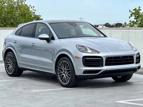 Certified 2023 Porsche Cayenne Coupe AWD/4WD image 10