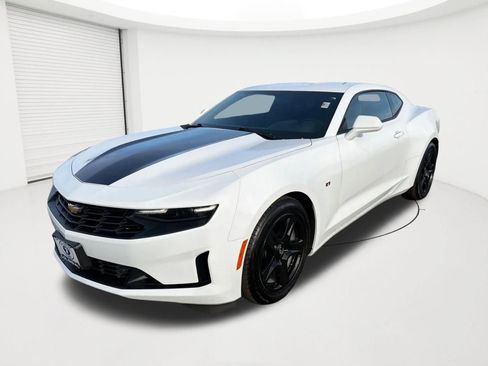 Certified 2024 Chevrolet Camaro LT image 1