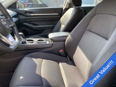 Used 2023 Nissan Altima 2.5 SV FWD image 14